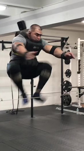 Jumping with 40 lb Weighted Vest | Real World Tactical Fun!