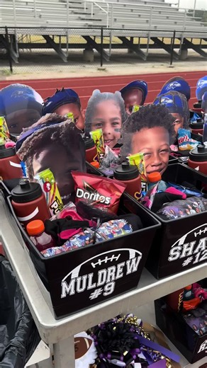 Homecoming Baskets for Football Teammates: Easy Ideas for Teammoms