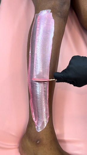 20K views · 139 reactions | Part 2 Leg wax using Pink Pearl from @Wax Wax Save 15% with code SMOOVE15 | Smooveskinstudio | Facebook