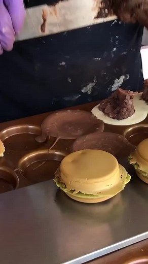 How to Perfectly Decorate Macarons with Various Fillings