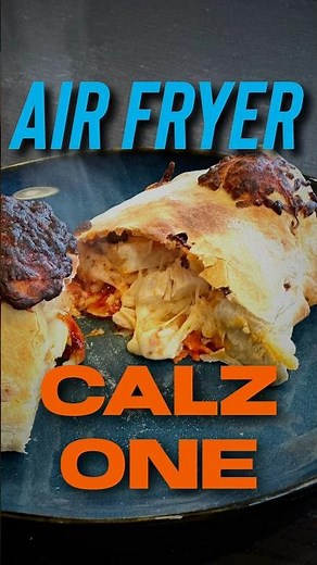 Calzone in the airfryer. 🤌 #airfryer #airfry #pizza #homemade #pizzalover #calzone