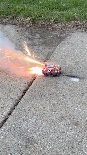 Tank firework!! #viral #fireworks #pyro #pyrotechnics #firework