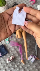 Vistiendo a mis muñecas con ropa de la tienda y usando accesorios de la@nueva serie de MINI FASHION @elmundodelasmunecastux #barbie #doll #ropademuñecas #minifashion #minivrands | El mundo de las muñecas