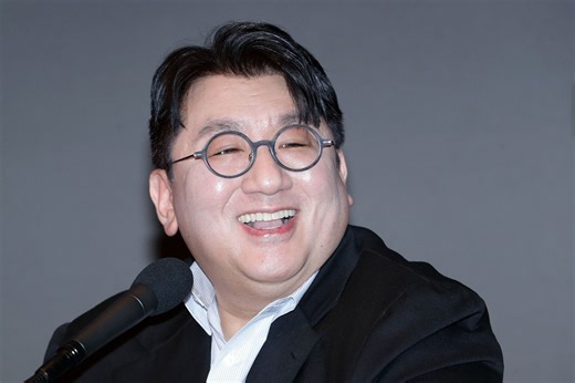 US Embassy requests to lift HYBE chairman, Bang Si-hyuk's travel ban over BTS tour & US 250th Independence Day events amid ongoing IPO probe