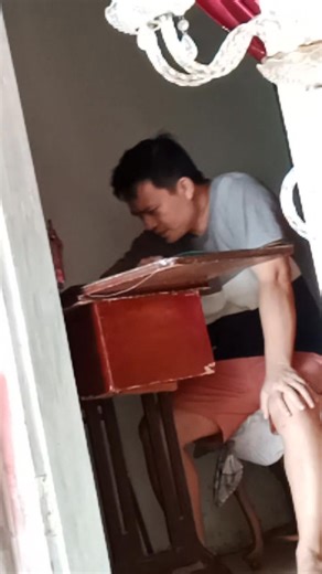 23 reactions | Ahkirnya mesin jahit legend l mami pindah tangan p dy藍 Debo sm jadi riezky Taylor 藍藍 Ini krna qt memang tdah ad bakat dgn urusan jahit menjahit  Terima ksih sudah melengkapi istri mu ini  Riezky Aldi Kalo bgtu bisa trima orderan 100 pcs pakaian adat amh ee | Princess Nini | Facebook