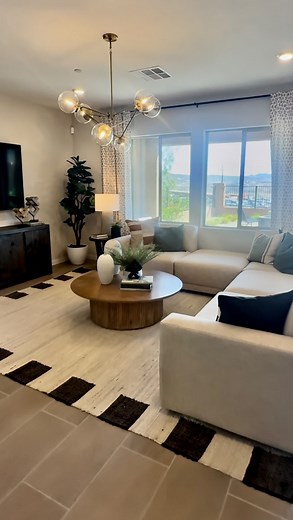 That open floor plan? Just the beginning. ✨ This home isn’t just beautiful—it’s built to fit your life. Think flexible layouts, smart upgrades, and standout spaces designed to impress. Located in📍Henderson, NV Community: Verona at Lake Las Vegas ⛳️ Near Reflection Bay Golf Club Water Street District 🌊 Close to lakes, trails, restaurants, and more 🏫 Zoned for top Clark County schools Model 🎥: Magnolia 3-5 Bed | 2.5-3 Bath | 2,468 Sq. Ft. | 2 Car Garage | 2 Story Magnolia starts from $504,900 