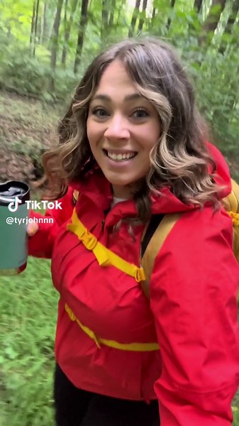 5 Essential Items for Beginner Hikers