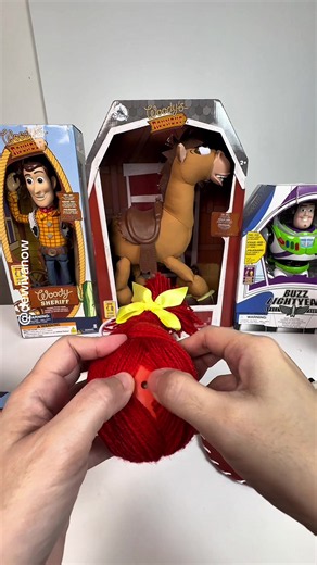 Kepala Jessie Bolong - Toy Story Collectible Figures