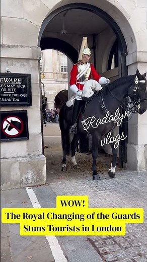The Most Iconic Ceremony in London — Changing of the Guards!