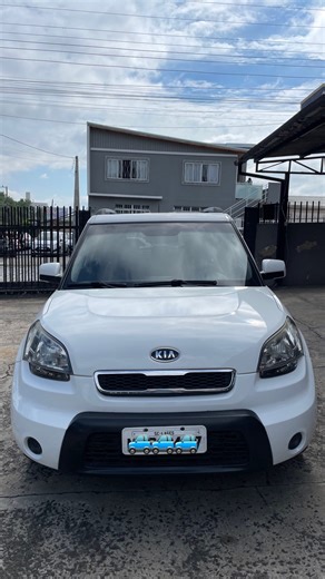 Alemão Automóveis on Instagram: "Venda autorizada pelo Zeus 🐾✅ Kia Soul 2012 1.6 — confortável até pro copiloto de quatro patas. Se o cachorro aprovou, quem sou eu pra discordar? 😎🚗 #alemaoautomoveis #carro #kiasoul #zeus"