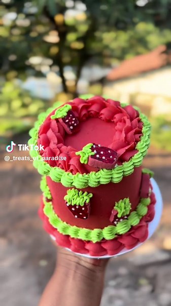 Cake cake cake😇❤️#allthingscake #treatsofparadisebymswhite