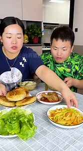 1.9M views · 10K reactions | We came to eat, but stayed to laugh at each other! 藍 | Best Magic | Facebook