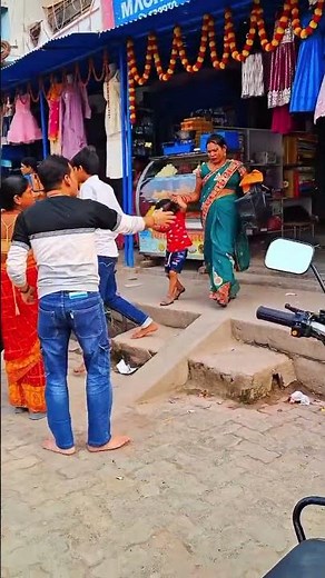 Bom 💥 prank 😂😁 #reelsindia #funnyvideo #viralvideo #shorts #ytshorts