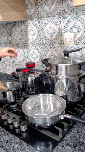 طقم كوكوط 10 قطع من الإينوكس بسعر هايل 21900 دج لطلب عبر الهاتف 0774.51.29.53