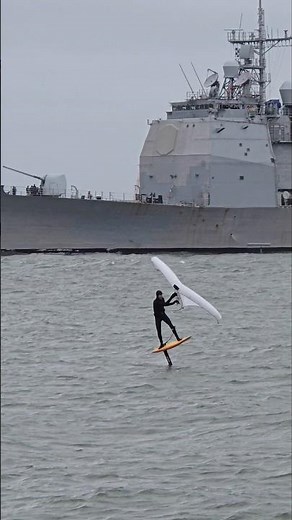 USS Gettysburg (CG-64)Ticonderoga-class cruiser