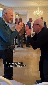 This is 'Herrklubben', a slightly different gentlemen's club. It's basically a group of men who all want someone to talk to and have fun with. 👨👴 Everyone who comes here carries different stories with them – some are grieving the loss of a loved one, some have gone through a rough patch in life. Some just want to socialise. Here, they can find a sense of togetherness. 💕 Herrklubben is run by priest Daniel Hafner, and it's open to men of all ages and regardless of faith. The group meets regula