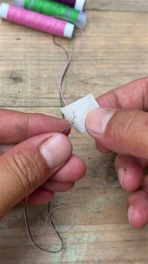 Thread a needle in 1 second! Easy threading hack for poor eyesight, no help needed #satisfying