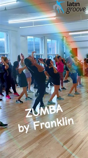 Commencez votre semaine avec le cours de Zumba haute énergie de Franklin chez Latin Groove ! 💃🕺 Laissez-vous emporter par le rythme des beats Latins tout en transpirant, riant et dansant avec un groupe vibrant de danseurs. Rejoignez-nous pour transformer vos blues du lundi en une fête de fitness ! 🎉🎶 --- Kickstart your week with Franklin's high-energy Zumba class at Latin Groove! 💃🕺 Feel the rhythm of Latin beats as you sweat, laugh, and dance alongside a vibrant crew of movers. Join us to