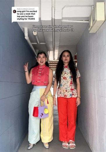 Showcasing Traditional Chinese Outfits for New Year