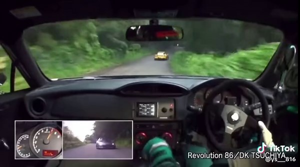 頭文字D対決：FD3sと86のパフォーマンス比較