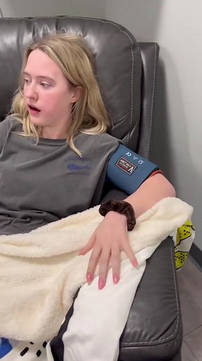 Who the #twins #wisdomteethremoval #wisdomteethaftermath #oralsurgery #sedationrecovery #surgeryrecovery