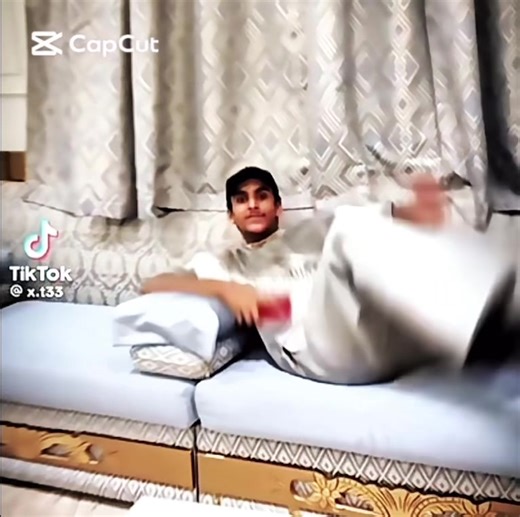 لعيون عمــر 📿 - لحظات ساحرة