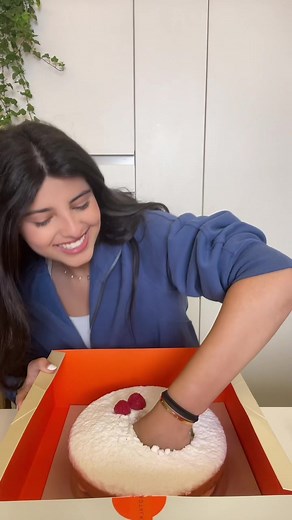 Delicious Victoria Cake from BreadTalk