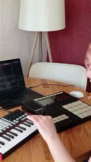 Melodic techno with Maschine mk3 and akai apc key 25 in Ableton #2