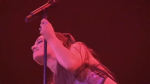 1M views · 34K reactions | Siete años desde que Ariana Grande olvidó que era tamaño duende: | Excuse me, i love u | Facebook