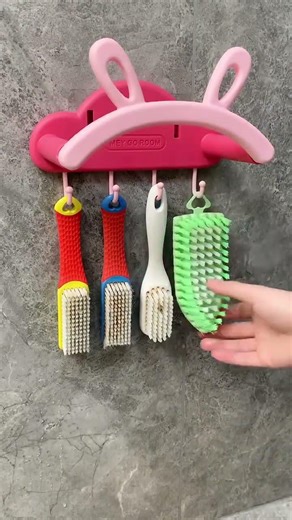 #RabbitEarWashbasinRack This rack can hold multiple washbasins, and you can