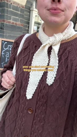 The Florence Bandana is my GIRL🤩🤎 and the free crochet pattern is on my blog🎀 #freecrochetpattern #crochetscarf #neckscarf #crochetwear #crochetaccessories