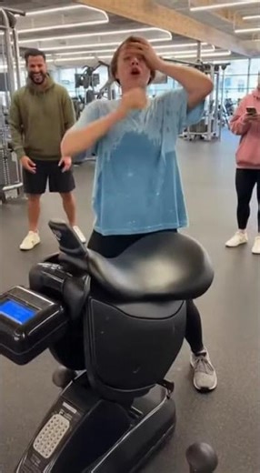 Gym Fail: Mechanical Horse Goes Wild! #gymfail #funnyvideo#mechanicalhorse#gymfun#workoutfail