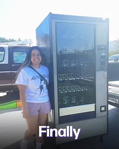 25K views · 128 reactions | I can't believe how much money this vending machine made after just four weeks - time for a side hustle? 螺 | STUDENTbible | Facebook