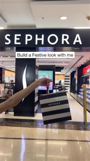 Peek inside our bag for a full-face glow-up! 🛍️✨ From foundation to finishing touches, we’ve got the essentials to keep your look on point this festive season. Make Up For Ever Skin Primer Huda Beauty Luminous Matte Liquid Foundation Anatasia Beverly Hills Mini Eyeshadow Palette Nars Cosmetics Powder Blush Rare Beauty Positive Light Silky Touch Highlighter MAC Cosmetic Macximal Matte Lipstick Benefit Cosmetics POREfessional Super Setter Makeup Setting Spray Sephora Collection Size Up Waterproof