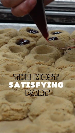 Bi-Rite Market | Bi-Rite Family of Businesses on Instagram: "The most satisfying part of our morning? 🤩 Watching our housemade raspberry jam find its home. 🏡 Each Raspberry Brown Butter Cookie is a labor of passion. We start with a buttery, melt-in-your-mouth brown butter dough 🧈 and finish each one by hand with a dollop of fruity, sweet-tart raspberry jam. No shortcuts, just honest ingredients and a whole lot of love. They’re a Bi-Rite holiday tradition for a reason! #HolidaySensation #BiRit