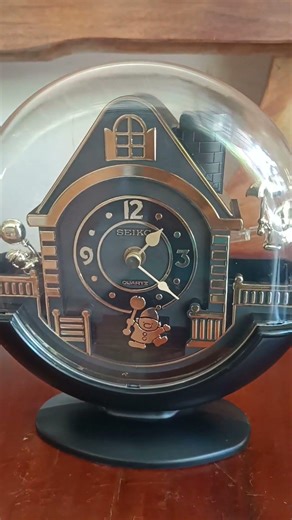 SEIKO Table Clock with Pendulum Ornament