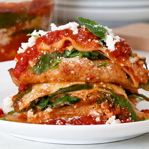https://www.skinnytaste.com/chicken-parmesan-lasagna/ I combined two of my favorite foods – Chicken Parmesan and Lasagna to make this delicious Chicken Parmesan Lasagna, the perfect family-friendly dish to feed a large crowd! | Skinnytaste