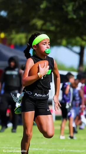 When the camerawork is as good as the footwork. 😤 🎥: @darrylcumminsfilms @flagfootballx