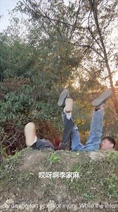 Ivory Loop: Pale Circle Forms | Japan Journey