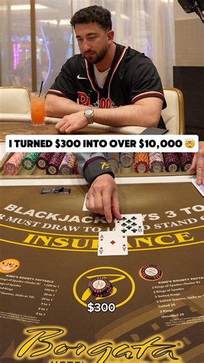 This is how you turn your last $300 into over $10,000 🤯 #casino #blackjack #gambling