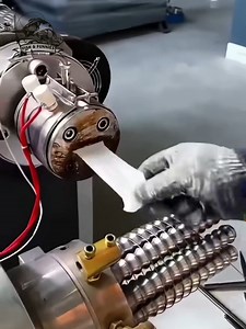 Icy, awkward winter mishaps that make you cringe and laugh - caught at the perfect second. #winter #ice #CaughtOnCamera #ExtremeWeather #unpredictable | Fish & Funnies