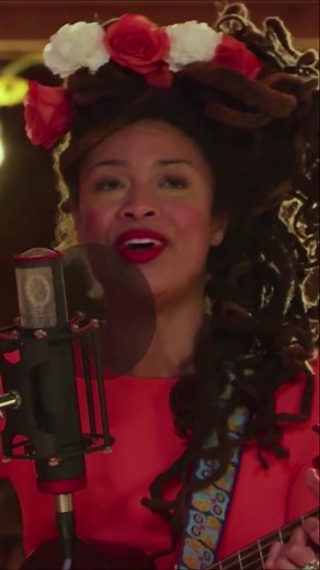 Valerie June Performs 'Call Me a Fool' on Late Night with Seth Meyers