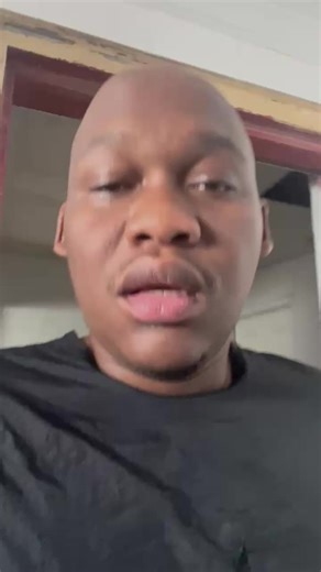 Exploring Gender Fashion: Men Wearing Women's Styles