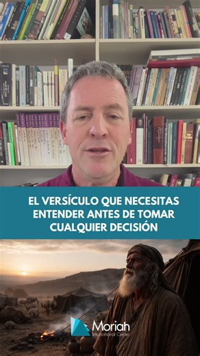 Dios no le mandó a Abraham solo salir de casa. El hebreo es mucho más revelador. La traducción de Génesis 12:1 dice así: "Vete de tu tierra y de tu parentela, y de la casa de tu padre". Traducción correctísima, pero incompleta. En el hebreo original, Dios no dice solamente "ve". Él dice una frase potente: Lej lejá, o literalmente, "ve para ti», o, de forma aún más profunda, «ve en dirección a ti mismo". Y no es solo cambiar de lugar físicamente, de Ur a Canaán. Es cambiar de identidad. Abraham n