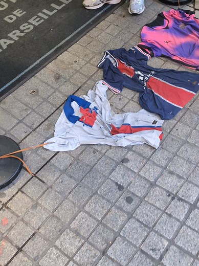 Jamais vous aurez 2 étoiles PSG — réaction et débat