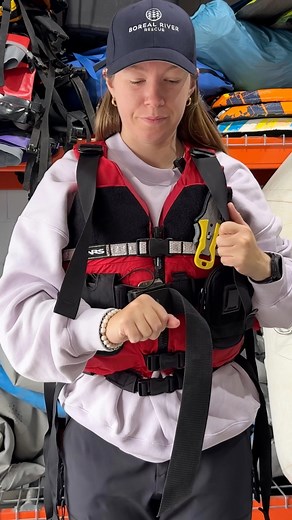 The ideal length for a quick release belt tail is 2 inches! A short tail will allow the rescuer to fully pull the webbing out of the buckle with their releasing motion AND prevents the webbing from getting twisted and caught in the buckle Cut the harness down to the correct length while wearing your cold weather gear, to allow room for layers Make sure it’s cut cleanly and burned! ⛑️ Teams who share PFDs amongst rescuers may need to leave slightly more tail for different sized people. However th