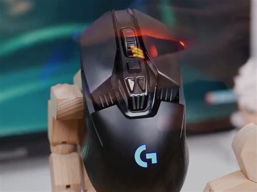 想要一款左右手通用还能自定义按键的鼠标？罗技G903 LIGHTSPEED升级版，11个可编程按键，左右手持握都舒适！