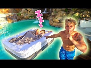 HOT GIRLFRIEND WAKES UP IN SWIMMING POOL PRANK!