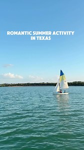 Sunset Sailing in Texas ☀️ @trisum_sailing in @visitboerne is an amazing activity for the summer! ⛵️ You can take a romantic date with the Sunset tour or learn something new and take some lessons. We had such a great time and I love how hands on the experience can be. Plus the beauty of the sun reflecting off the water is stunning. 🌅 Make sure to stop by @theboernebookshop and grab a TX travel guide 🗺️ Comment “Link” for our full list of things to do in Boerne, TX best TX water vacation spots 