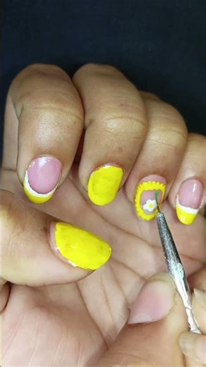 Easy Yellow Floral Nail Art 🌼💛 | Cute Summer Nails | Beginner Friendly #shorts #youtubeshorts #nails